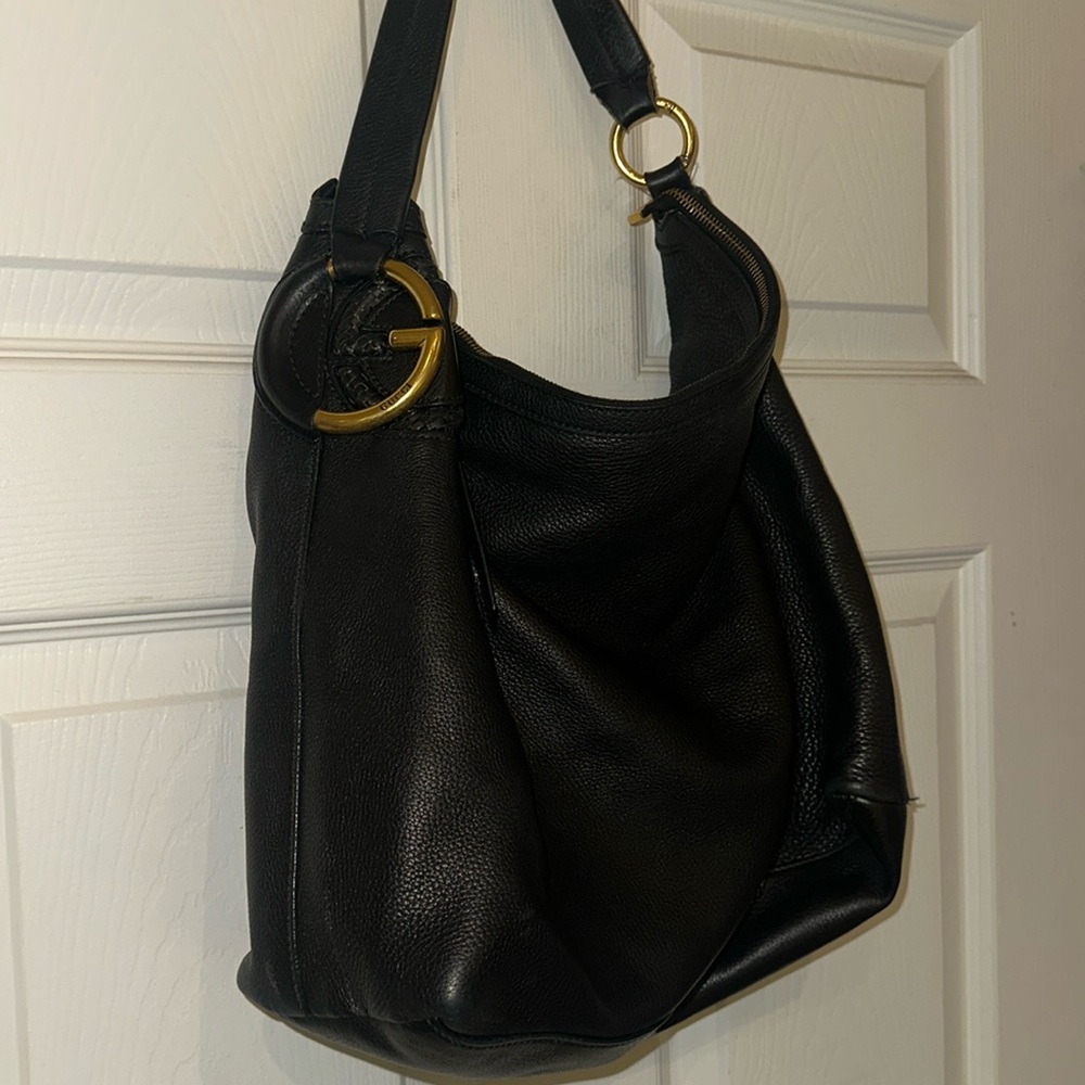 Gucci black leather shoulder bag